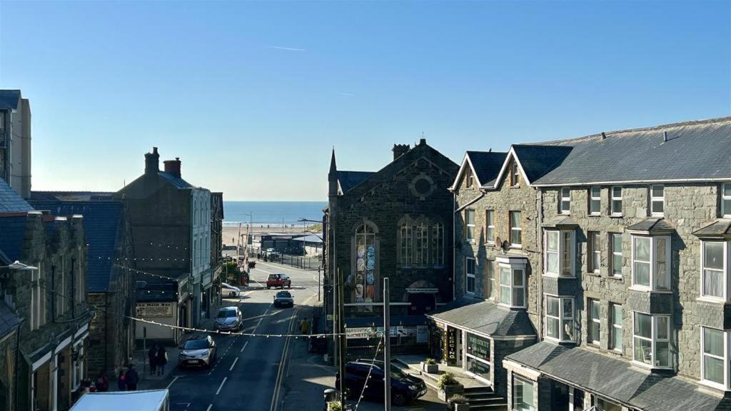 Luxury 4 Bedroom Seaside Apartment - Glan Y Werydd House Бармут Экстерьер фото